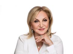 Jessica Vartoughian - The First Lady of Nails